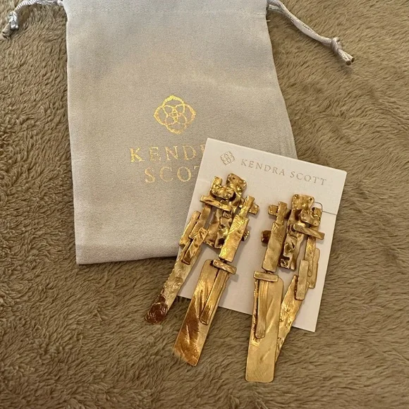 Kendra Scott “Holland” statement earrings - 💫 Vintage Gold 💫 Sold out online! - Picture 3 of 7